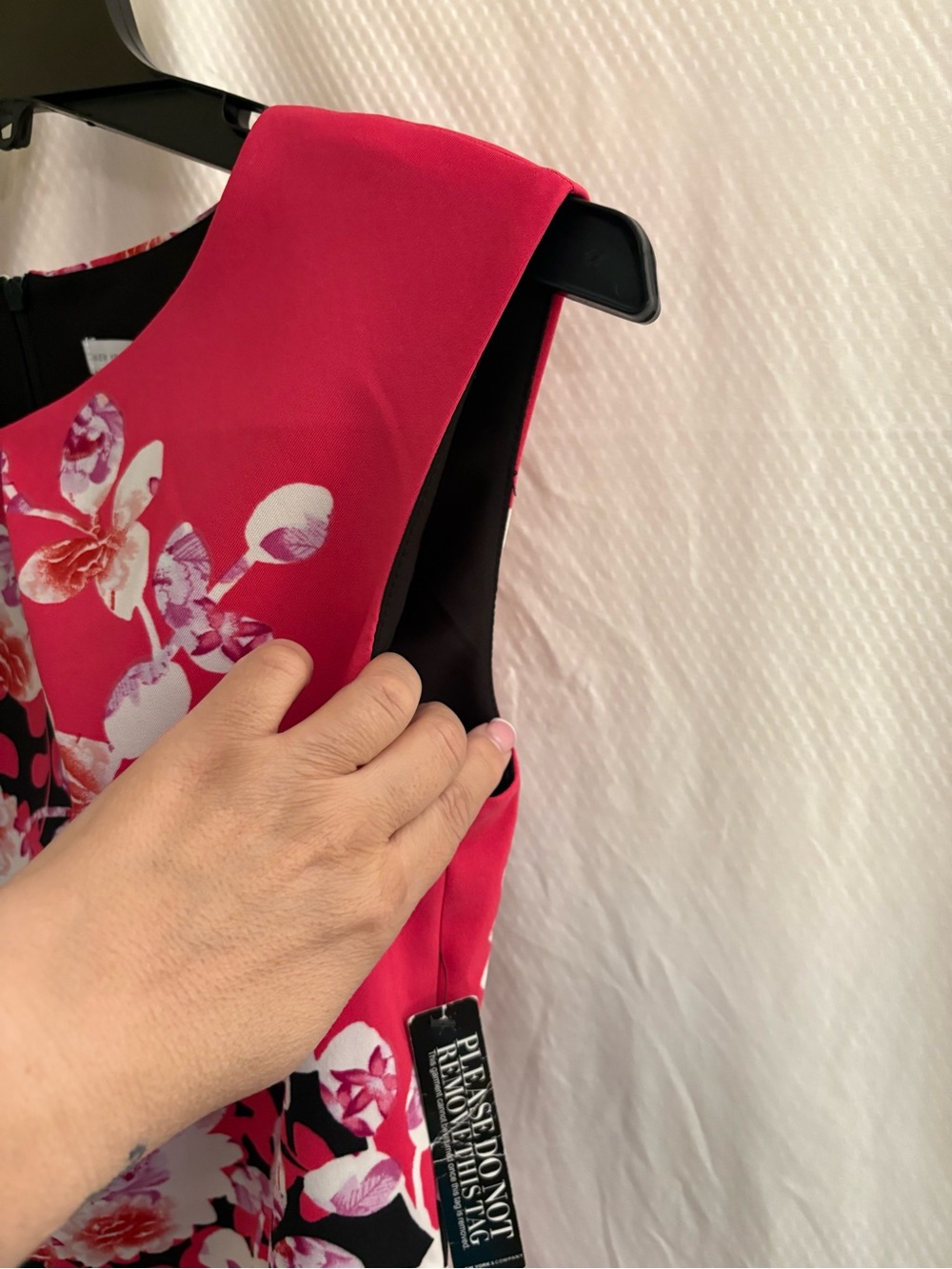 New York & Company Black Dress with Fuchsia Floral Print 10 NWT’s - Picture 4 of 9